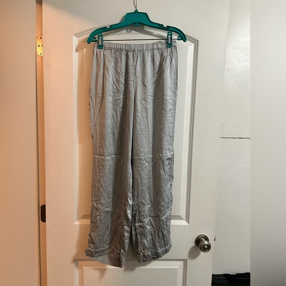Fishers Finery Other - Fishers finery 100% silk lounge pants gray size small women’s